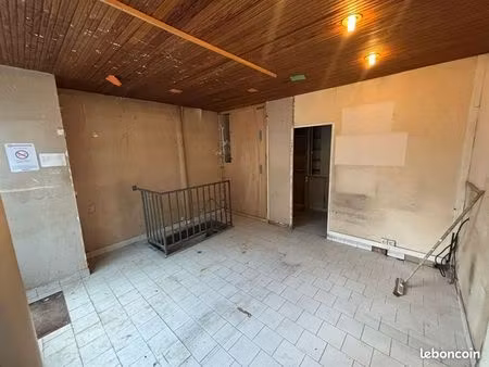 local commercial 84 m²