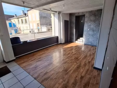 a louer local proche centre