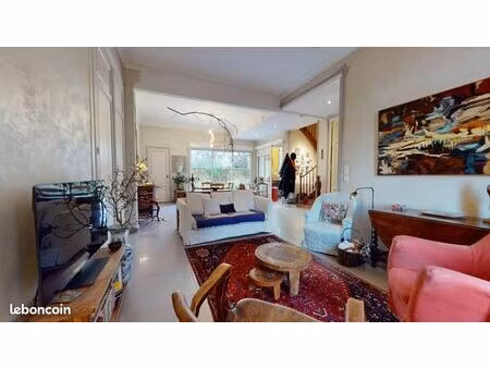 maison de ville 7 pièces 207 m²