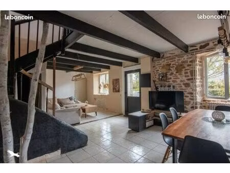 corps de ferme avec hangar