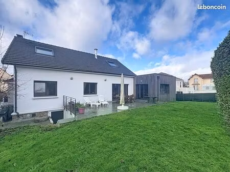 maison 6 pièces 155 m²