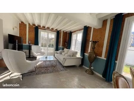 à 5 km d’olivet  aux portes de la sologne  dans le charmant village d’ardon