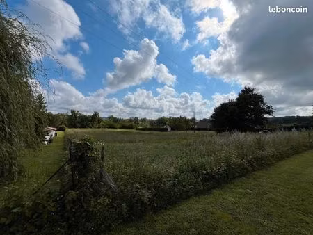 terrain 2 560 m² bellocq