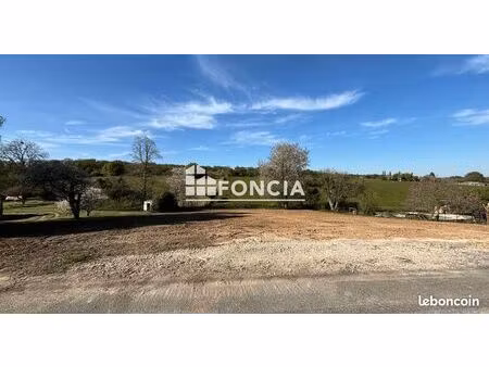 terrain constructible de 891 m2