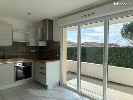 appartement t2 + parking - 45m2 - parentis