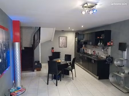 ? triplex hyper-centre amboise 75 m²