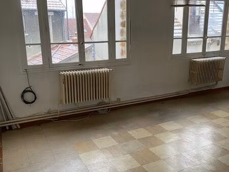 location bureau 28m2 à l'hay les roses 94240