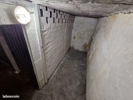 grande cave saine  éclairée  sécurisée bd magenta (m° jacques bonsergent / république / te