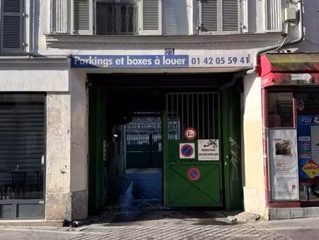 location emplacement parking moto / scooter