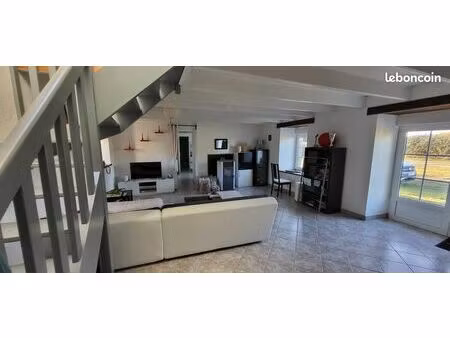 vente longère avec dépendences et terrain