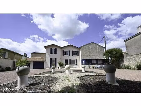 maison 7 pièces 185 m²