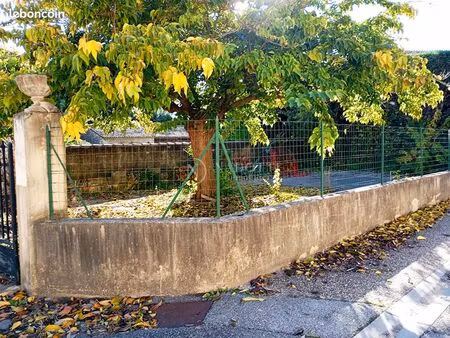 terrain 700 m² beaumettes