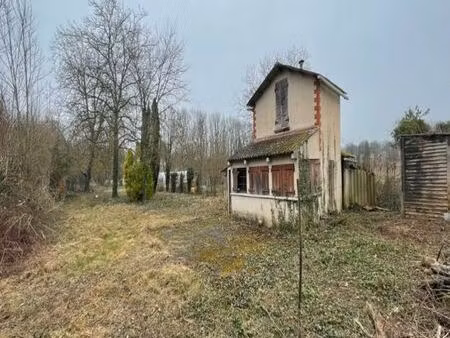 terrain de loisirs avec maison à rénover