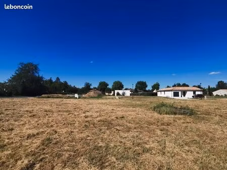 terrain 655 m² damiatte