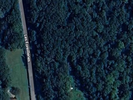 grand terrain de loisir