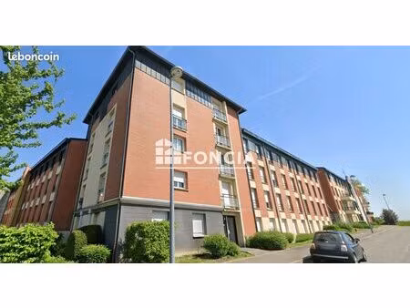 t2 avec parking vendu libre d'occupation au coeur de la faculte d'artois