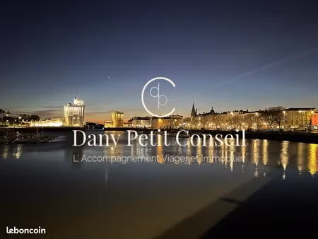 la rochelle – proche du marché maison/appartement du xviiiᵉ siècle avec garage en viager o