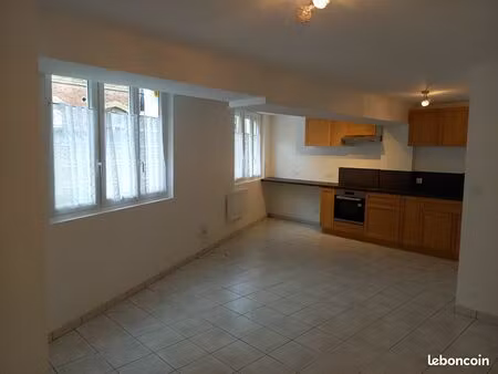 appartement 3 pièces - 56 m² - centre-ville de louviers