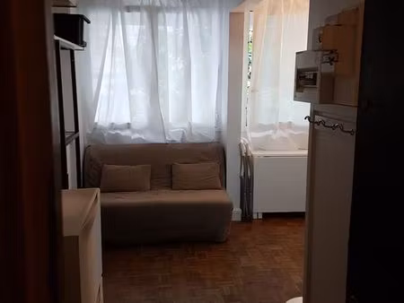 studio meublé de 14.2 m2 - metro gambetta