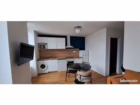 superbe t2 40m2 hypercentre meublé balcon parking privé