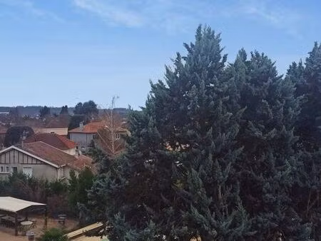 t4 avec 3 chambres à 5 min gare et centre ville