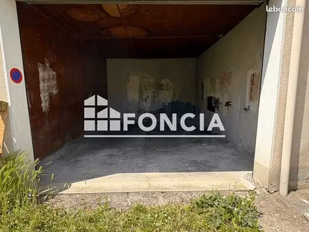 parking 19 m² lourdes