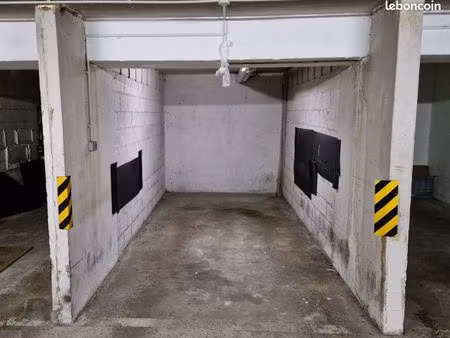 location box parking paris 16