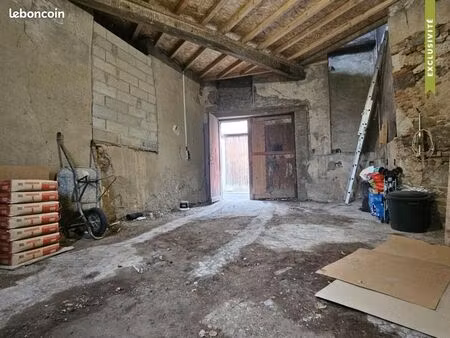 garage/box 110 m² port sainte marie