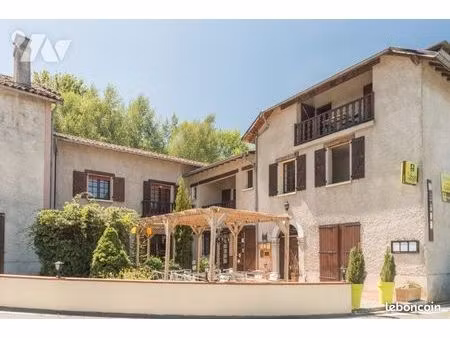 local d'activités 747 m² nestier