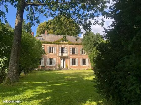 manoir / petit chateau / grande maison de maitre