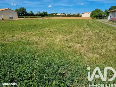 terrain 1399 m² thénezay