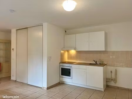 t1 32m2 refait à neuf direct propriétaire