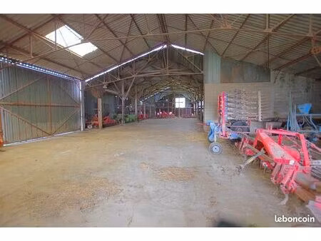 maison 2 pièces 680 m²