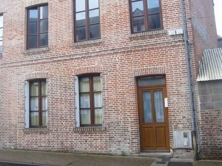 f2 centre ville de gacé