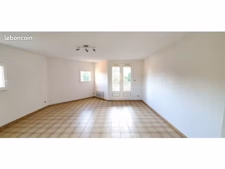 lot investisseur – 2 f1 loués + parking + garage – 229 000