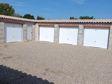 garage/box/garde meuble