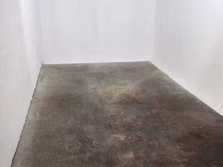 grand garage / box fermé - 18m2 - secteur jean macé / jean jaurès 69007