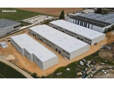 local d'activité 390 m²