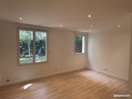 local 20 m² chantilly