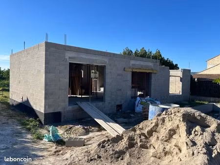 villa à terminer – 142 m² – piscine – garage