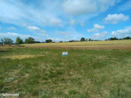 terrain a batir sur la croix en touraine
