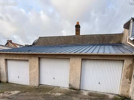 lot de 3 garages/ box - idéal investisseur