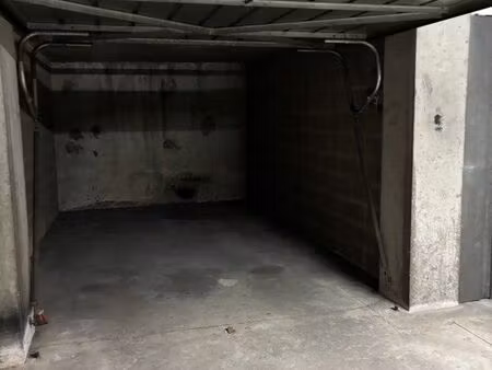 garage box fermé sécurisé esplanade