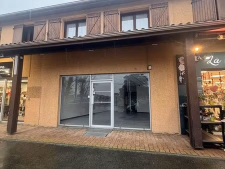 local commercial 47 m² saint-alban