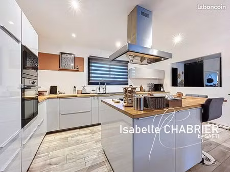 maison 5 pièces 139 m²