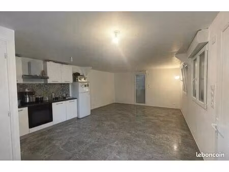 maison en ville au calme absolu