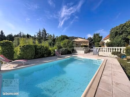 villa 5 pièces 97 m²