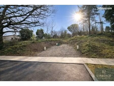 terrain 450 m² aureville