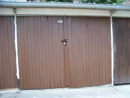 box disponible fermé av a. petit bagneux