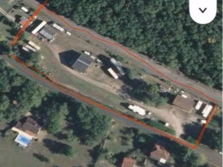 maison avec 5400m2 de terrain plus entrepôt